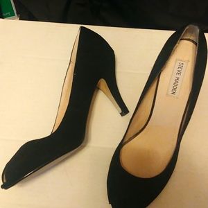Steve Madden Black peep toe suede pumps Size 11 NWOT